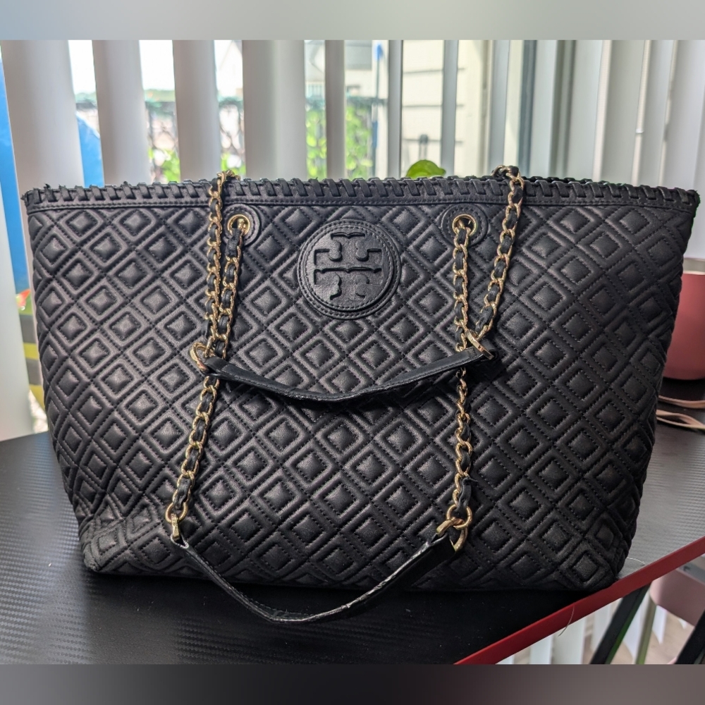 Tory Burch Black Quilted Women's Bag